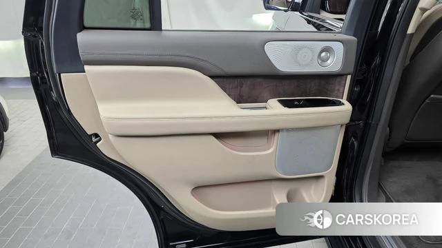 Lincoln Navigator 4th generation id 4986210 из Кореи 17