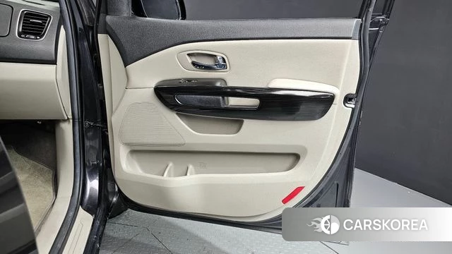 Kia The New Carnival id 5042122 из Кореи 17