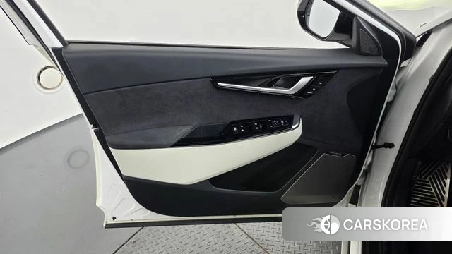 Kia EV6 id 5002176 из Кореи 17