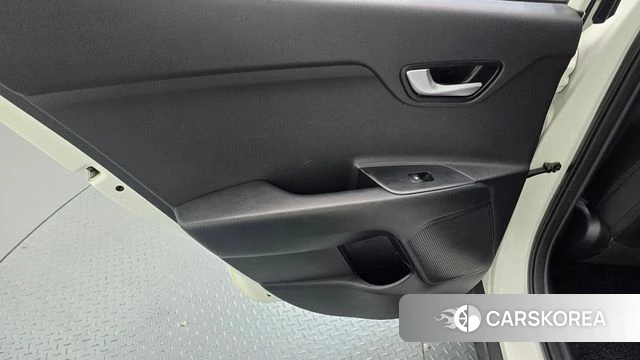 Kia Stonic id 5041895 из Кореи 17