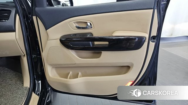 Kia The New Carnival id 5048515 из Кореи 17