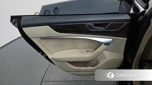 Audi A7 (4K) id 4952388 из Кореи 17