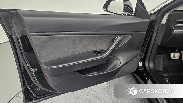 Tesla Model 3 id 4586805 из Кореи 17