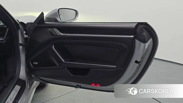 Porsche 911(992) id 4997709 из Кореи 17