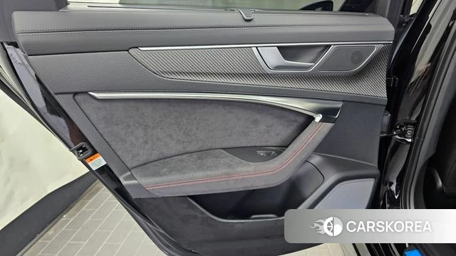 Audi RS6 (C8) id 4743810 из Кореи 17