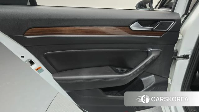 Volkswagen Passat GT (B8) id 4907796 из Кореи 17