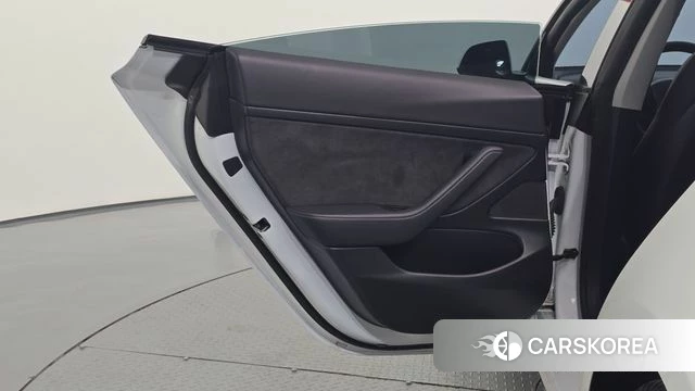 Tesla Model 3 id 4936772 из Кореи 17