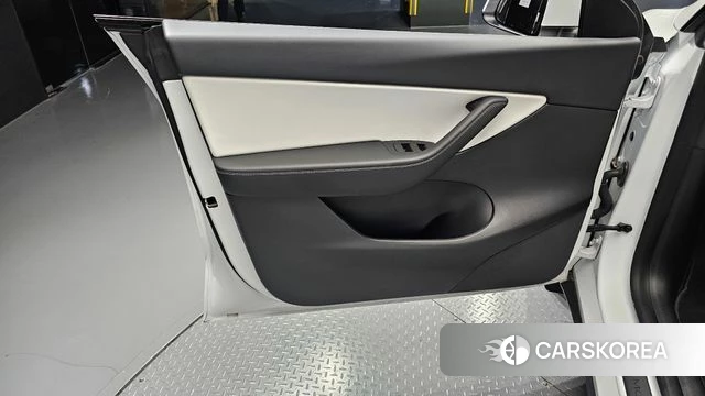 Tesla Model Y id 4641061 из Кореи 17