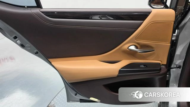 Lexus ES300h 7th generation id 4952799 из Кореи 17