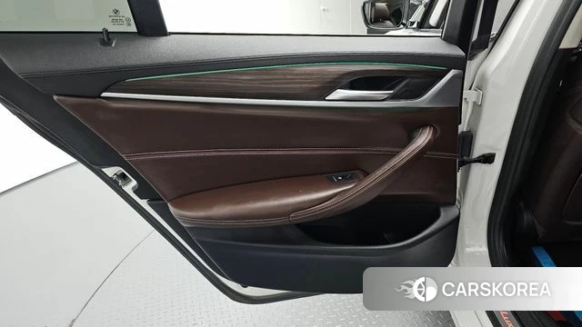 BMW 5 Series (G30) id 4944197 из Кореи 17