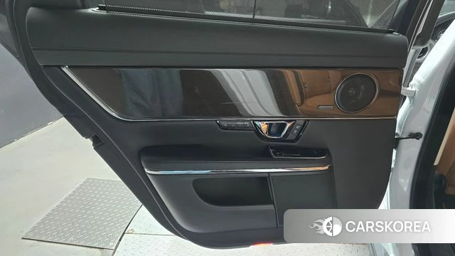 Jaguar All New XJ id 4931058 из Кореи 17