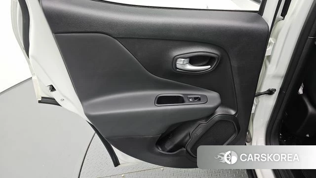Jeep Renegade id 4941593 из Кореи 17