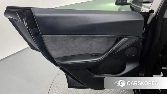 Tesla Model Y id 5040083 из Кореи 17