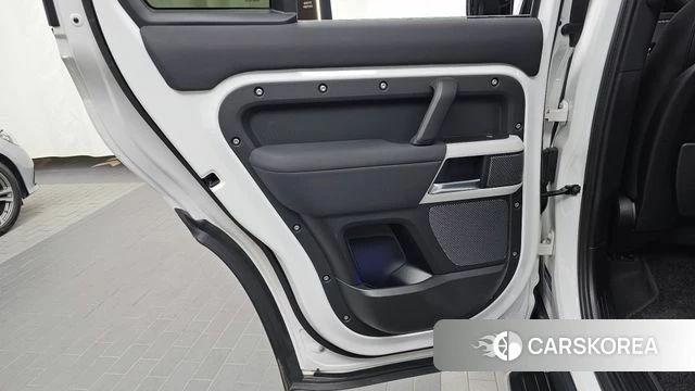 Land Rover Defender (L663) id 5041220 из Кореи 17