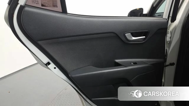 Kia Stonic id 5036023 из Кореи 17