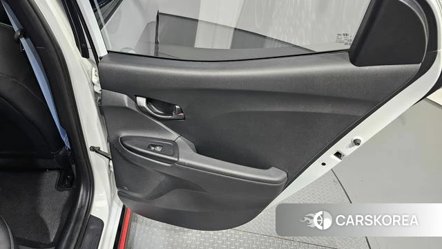 Hyundai Veloster (JS) id 4658330 из Кореи 17