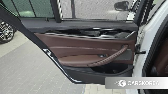 BMW 5 Series (G30) id 5021910 из Кореи 17
