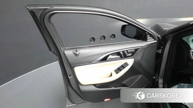 Infiniti QX30 id 4882137 из Кореи 17