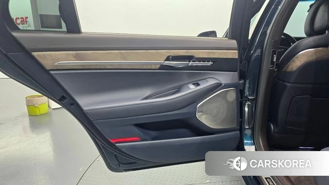 Genesis G90 id 5053523 из Кореи 17