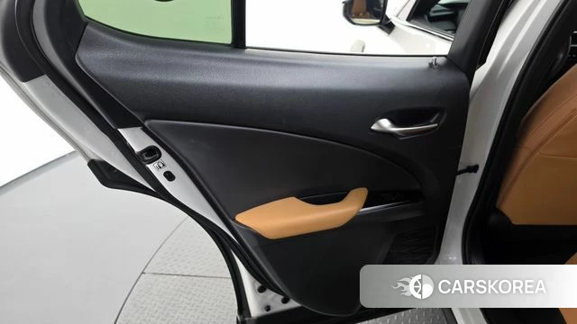 Lexus UX250h id 4950856 из Кореи 17