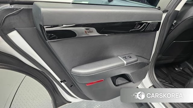 Hyundai Grandeur (GN7) id 5021407 из Кореи 17