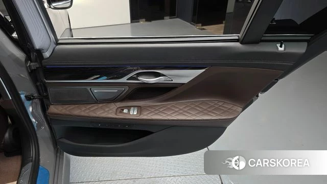 BMW 7 Series (G11) id 5028225 из Кореи 17