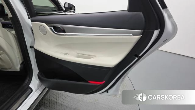 Hyundai The New Grandeur IG Hybrid id 4986650 из Кореи 17