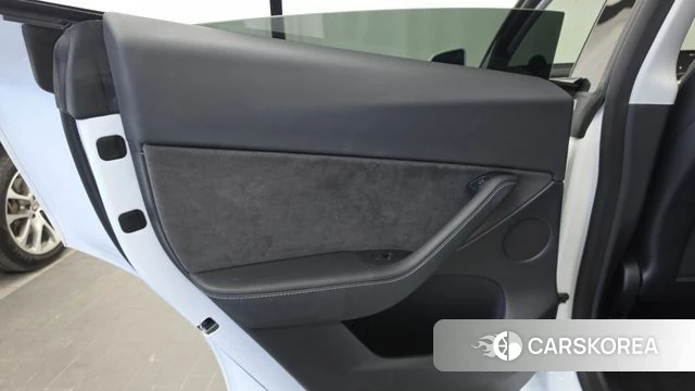 Tesla Model Y id 4692335 из Кореи 17