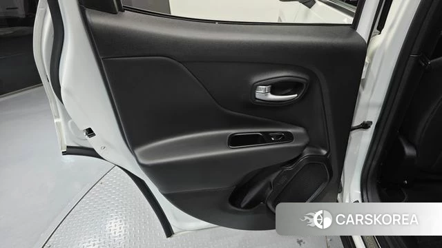 Jeep Renegade id 4996669 из Кореи 17