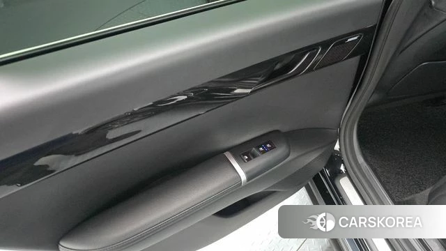 Hyundai Grandeur (GN7) id 5027213 из Кореи 17