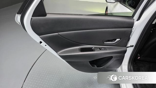 Hyundai Avante Hybrid (CN7) id 4981381 из Кореи 17
