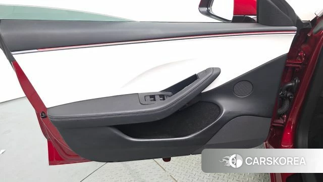 Tesla Model 3 id 4649730 из Кореи 17