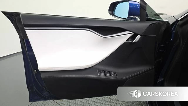 Tesla Model S id 5003746 из Кореи 17