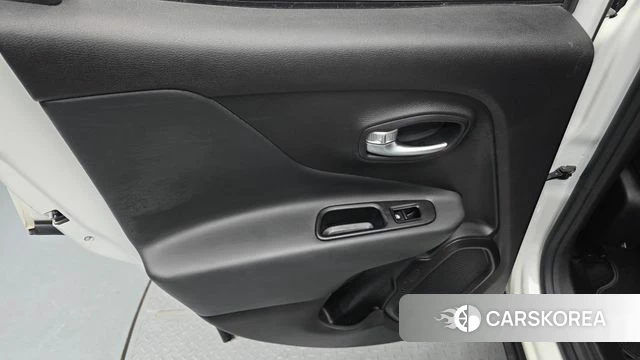 Jeep Renegade id 4922730 из Кореи 17