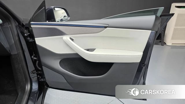 Tesla Model Y id 4756770 из Кореи 17