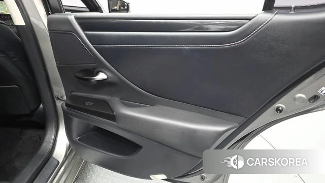 Lexus ES300h 7th generation id 4943704 из Кореи 17