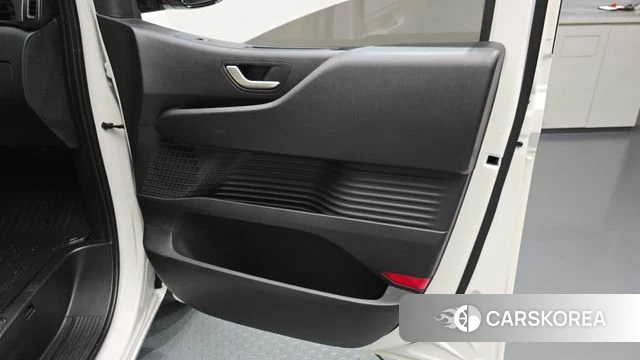 Hyundai Staria id 5052060 из Кореи 17