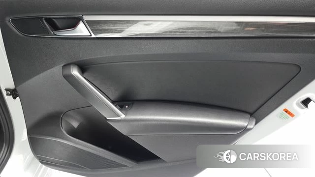 Volkswagen The New Passat id 4983112 из Кореи 17