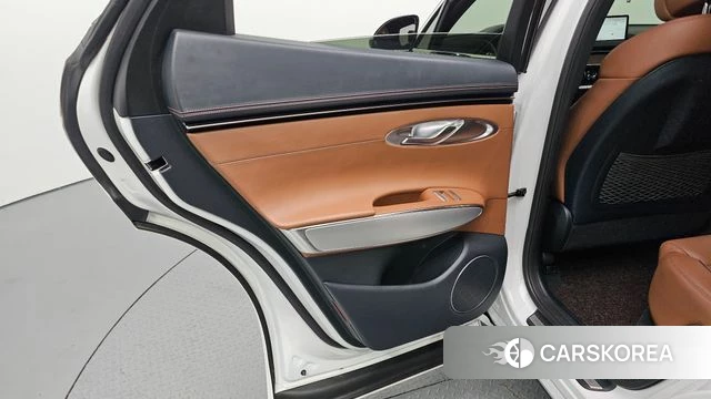 Genesis GV70 id 4996709 из Кореи 17