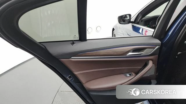 BMW 5 Series (G30) id 4573429 из Кореи 17