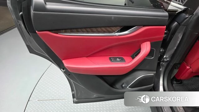 Maserati Levante id 4907864 из Кореи 17