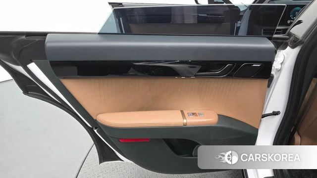 Hyundai Grandeur Hybrid (GN7) id 5001789 из Кореи 17