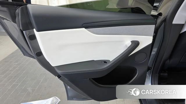 Tesla Model Y id 4892717 из Кореи 17