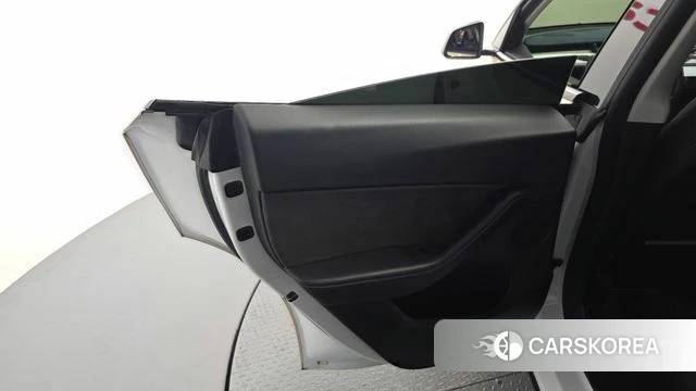 Tesla Model Y id 5040829 из Кореи 17