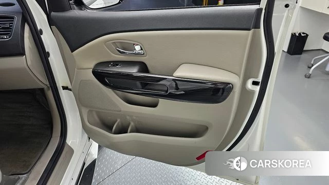 Kia The New Carnival id 5029135 из Кореи 17