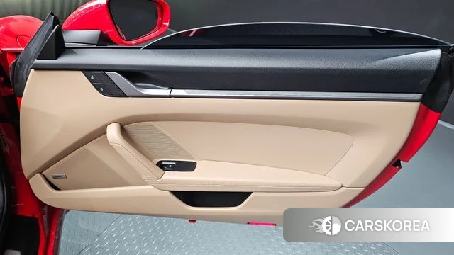 Porsche 911(992) id 5040551 из Кореи 17