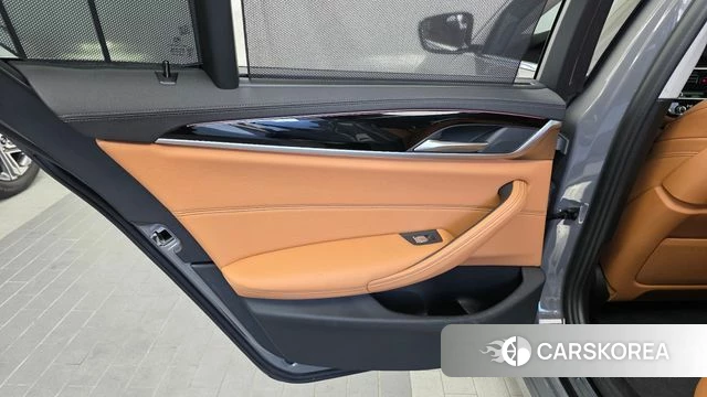 BMW 5 Series (G30) id 5034207 из Кореи 17