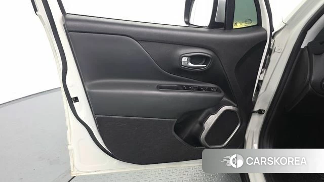 Jeep Renegade id 5046922 из Кореи 17