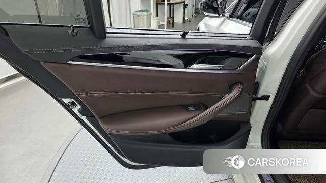 BMW 5 Series (G30) id 4991267 из Кореи 17