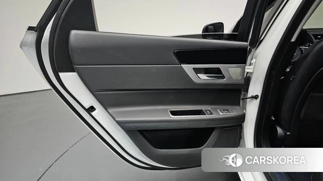 Jaguar XF (X260) id 4737701 из Кореи 17